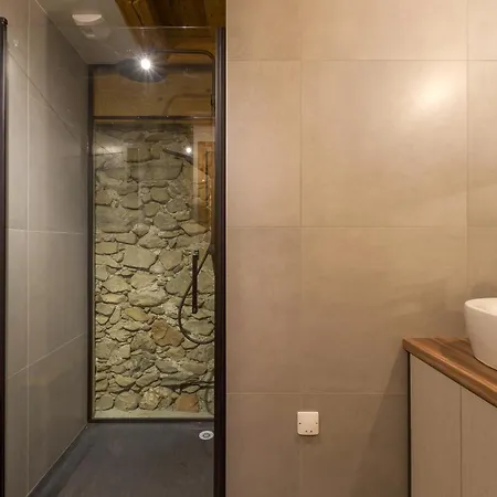 La Ferme A Roland In - Out - Happy *