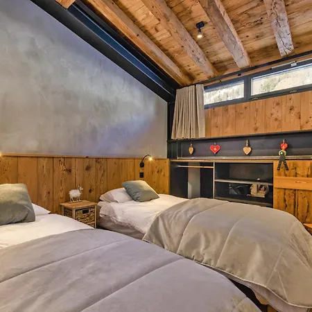 La Ferme A Roland Cozy Mountain Style 2br For 6 In/ski Out - Happy Appartement Chamonix